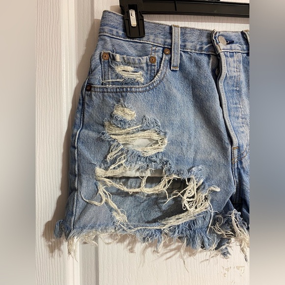 Levi’s 501 High Waist Distressed Ripped Button-fly Jean Denim Shorts Size 27 - Picture 6 of 15